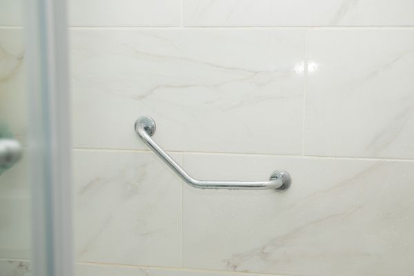 Cost of Mobility Shower Installation in Powell